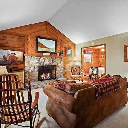 Classic Log Cabin With Fireplace On Quiet River Блоуінг-Рок Екстер'єр фото